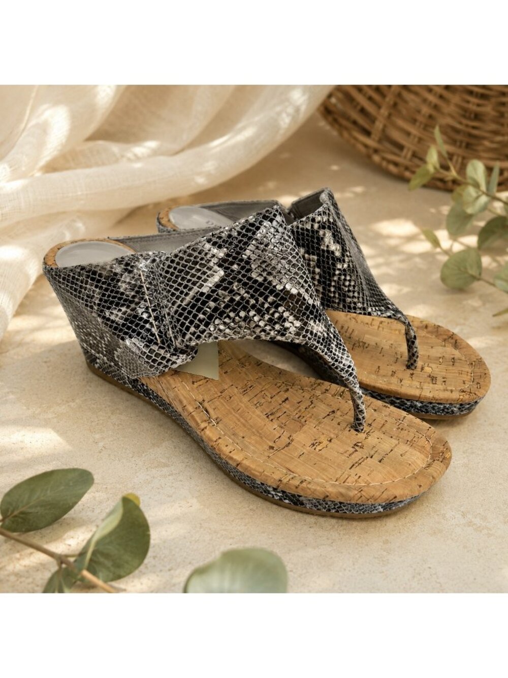 Donald Pliner Malone Leather Wedge Thong Sandals Metallic Faux Snake Size 7.5